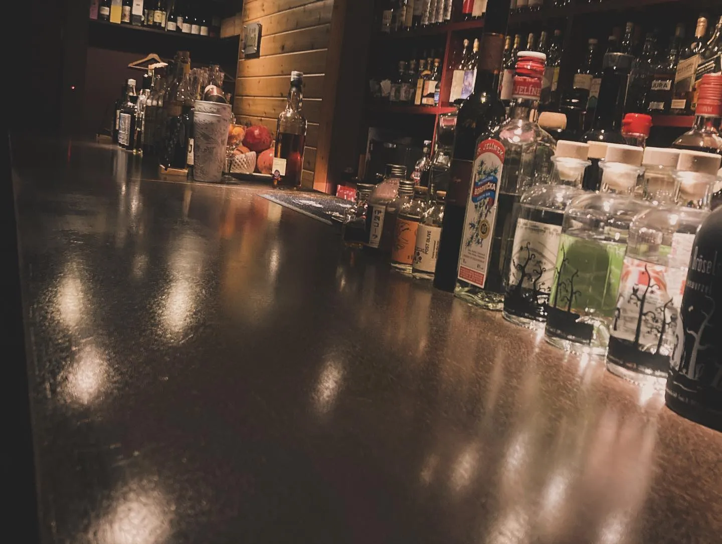 BarStairは名古屋市東区泉二丁目でカクテルやウイスキー...